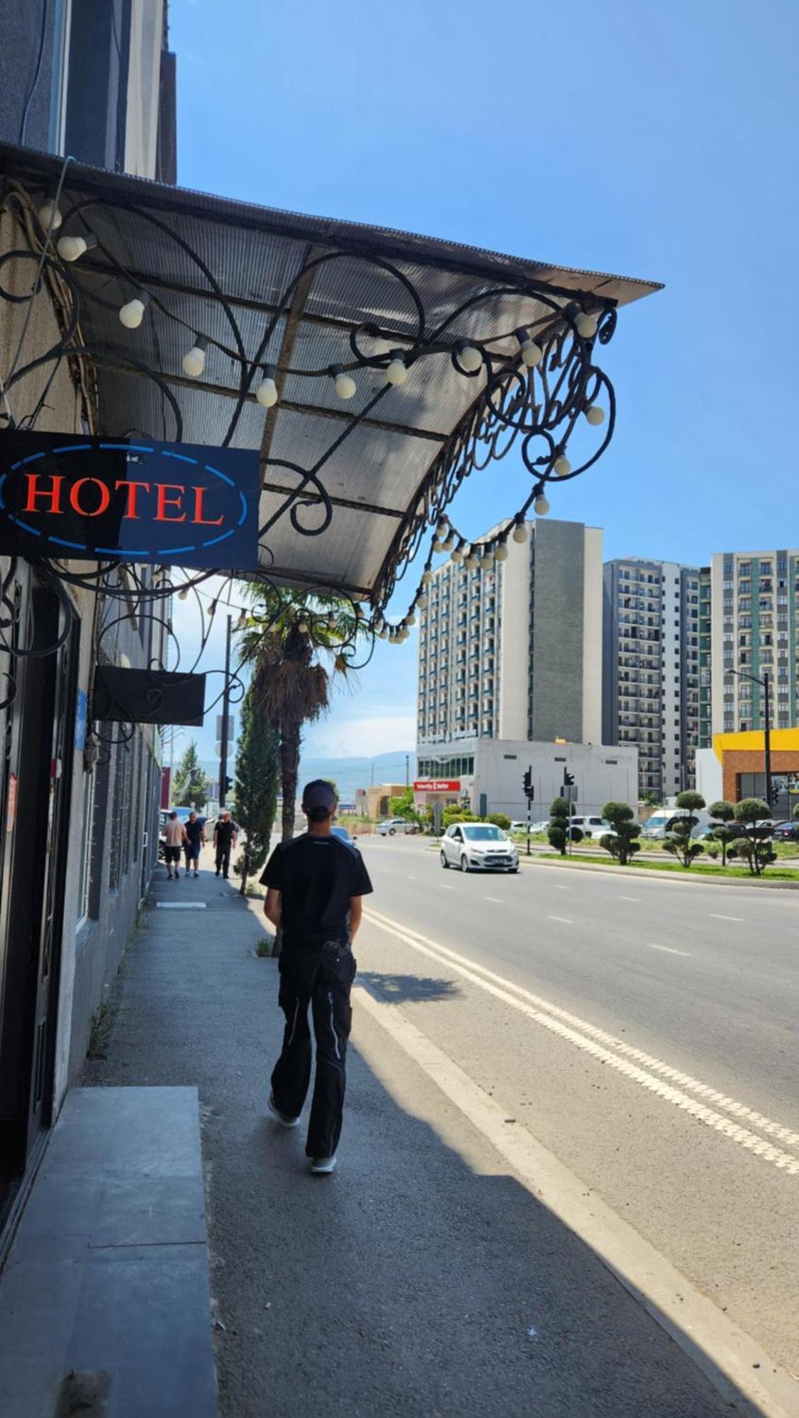 Hotel ,,Mega" Tbilisi Eksteriør bilde